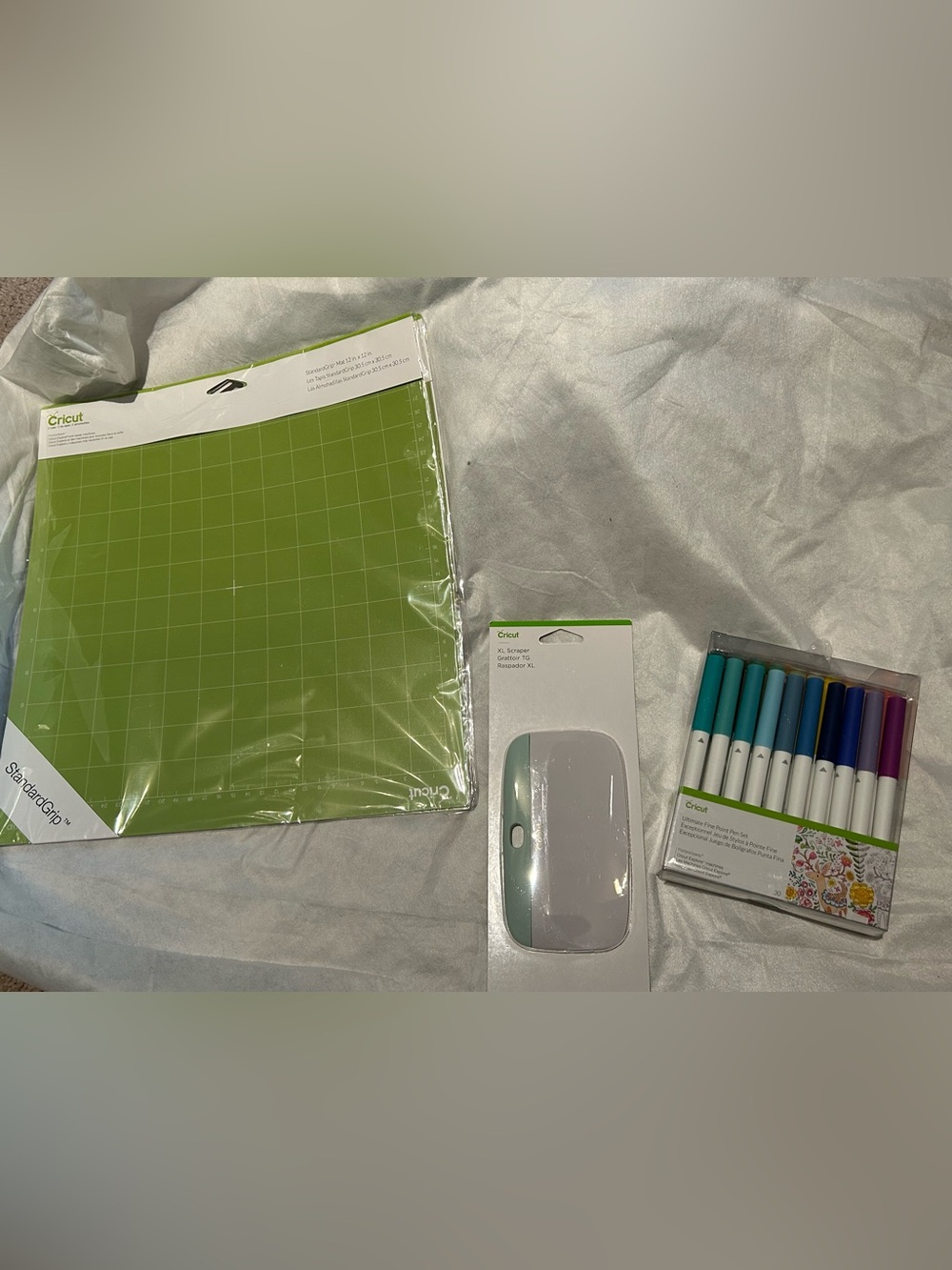 Brand New Cricut Green StandardGrip Mat & Tools Bundle
